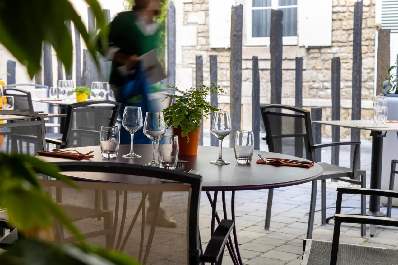 Logis Hotel-Restaurant Le Fontarabie Fontenay-le-Comte Εξωτερικό φωτογραφία
