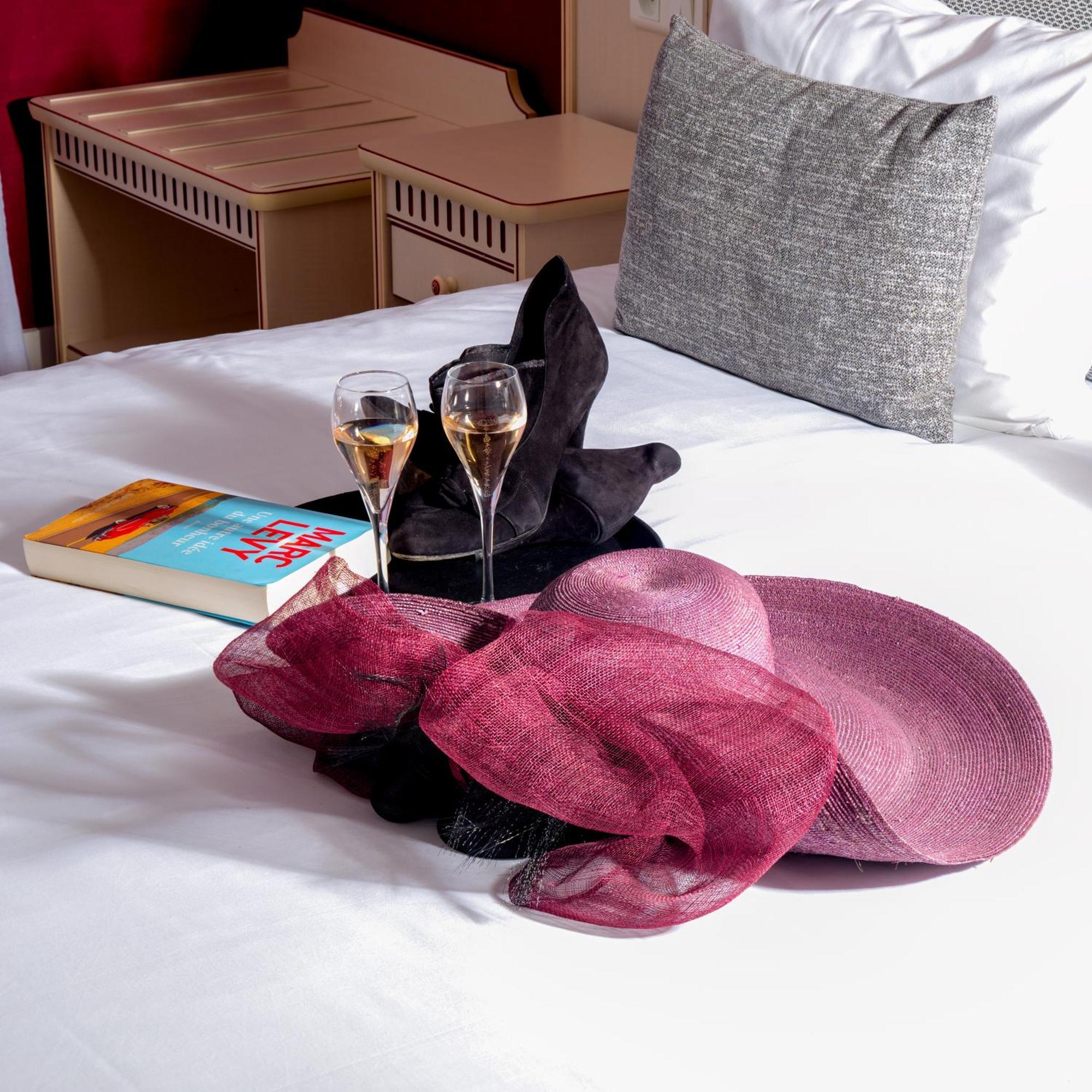 Logis Hotel-Restaurant Le Fontarabie Fontenay-le-Comte Εξωτερικό φωτογραφία