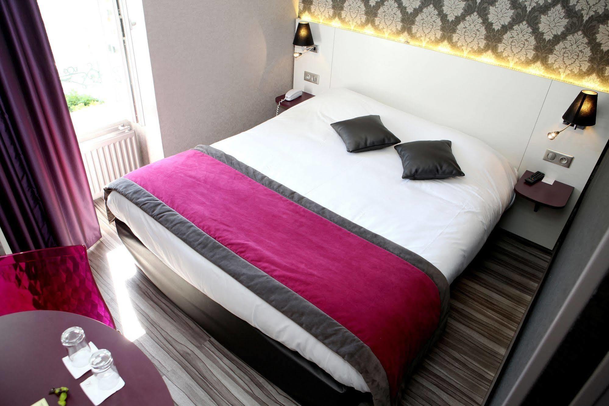 Logis Hotel-Restaurant Le Fontarabie Fontenay-le-Comte Εξωτερικό φωτογραφία