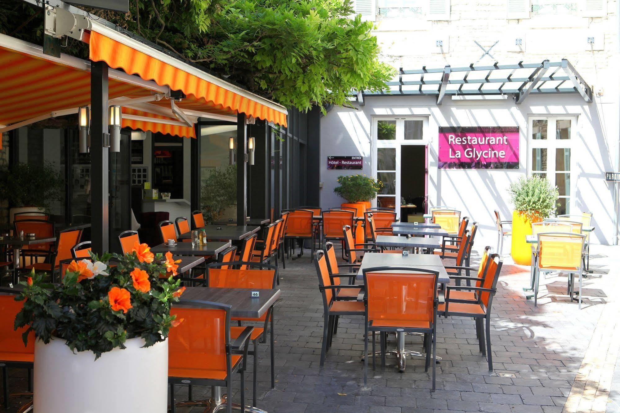 Logis Hotel-Restaurant Le Fontarabie Fontenay-le-Comte Εξωτερικό φωτογραφία