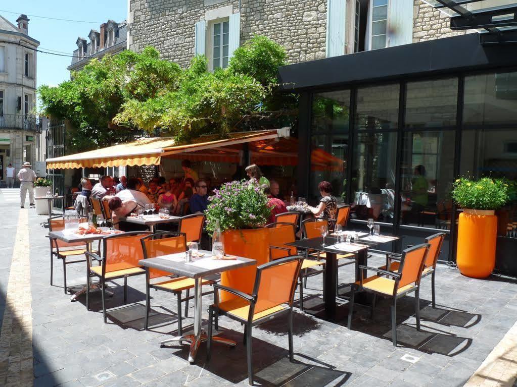Logis Hotel-Restaurant Le Fontarabie Fontenay-le-Comte Εξωτερικό φωτογραφία